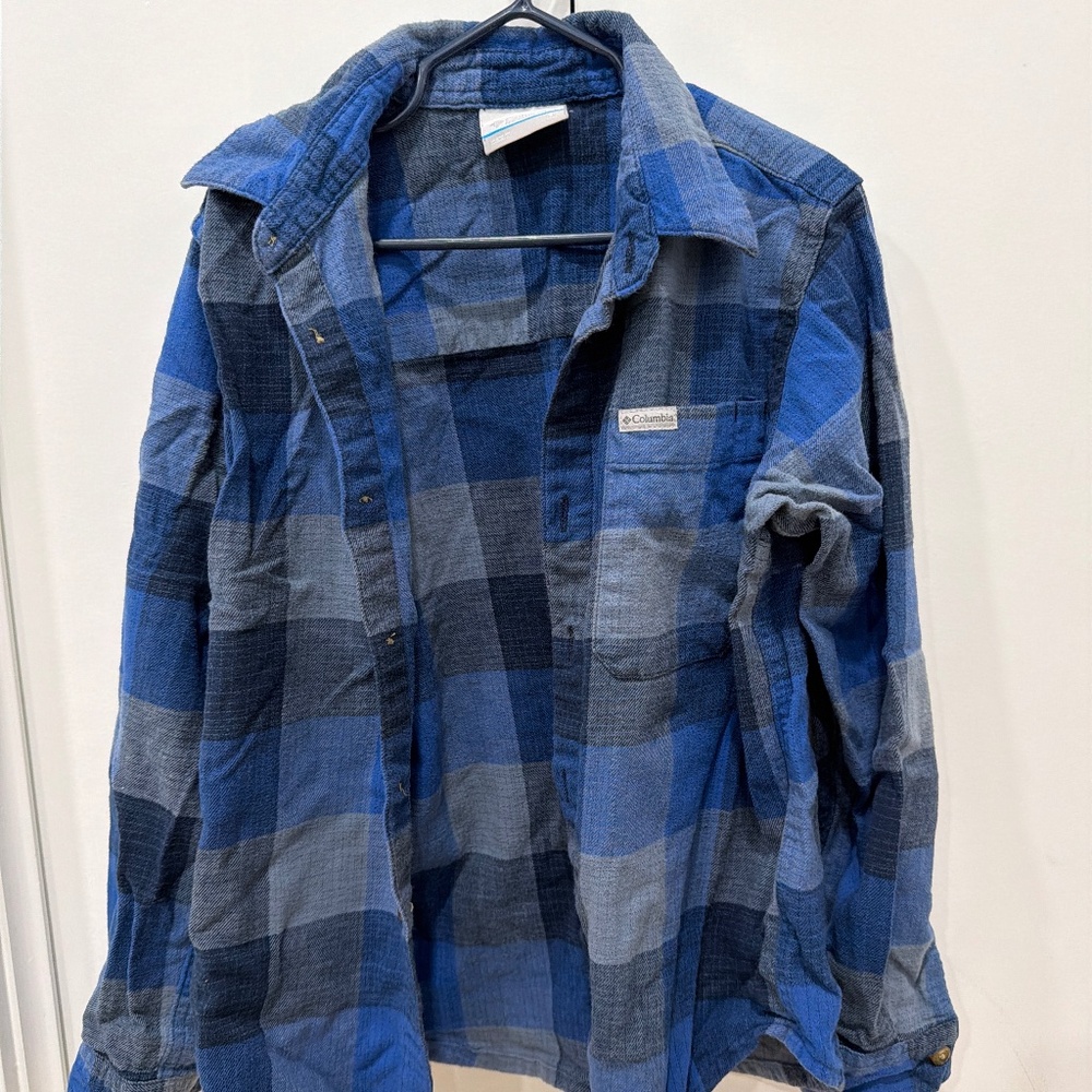 Boy Columbia soft button up shirt (s) (8)